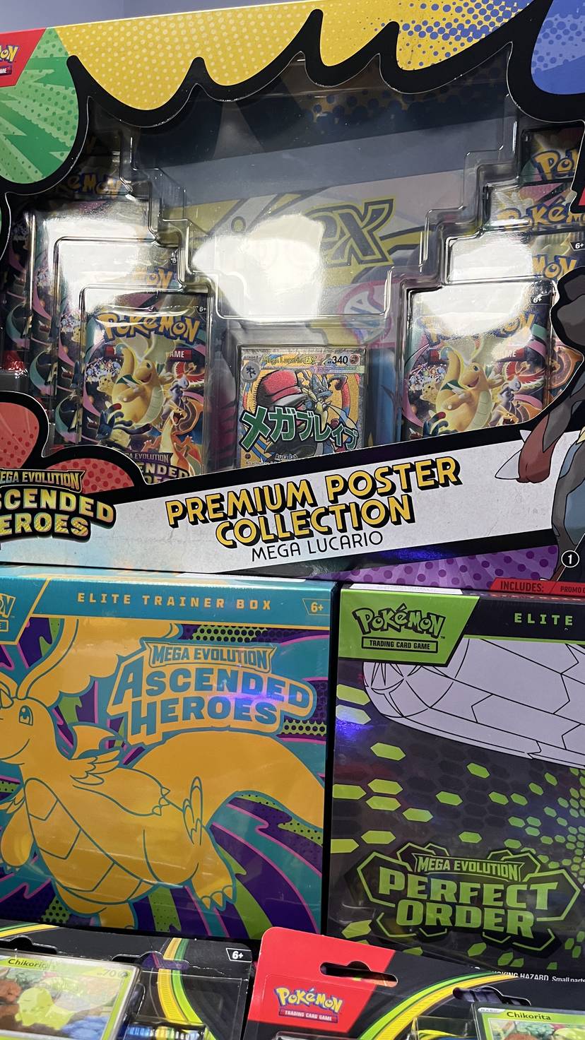 ETB Ascended + Póster GRATIS! B&W y Destined 