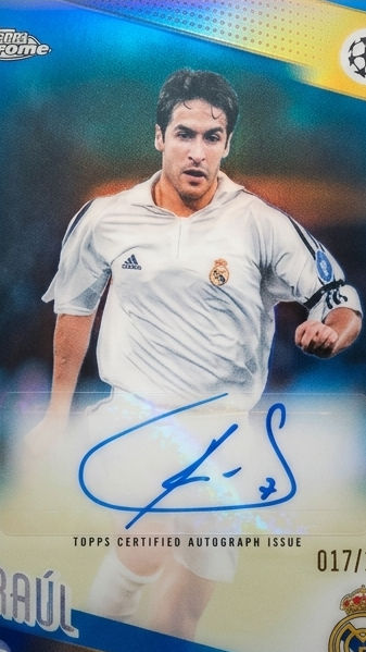 Raúl firma
