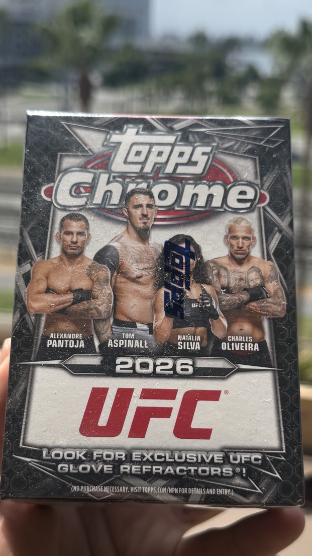 1 pack Topps chrome UFC