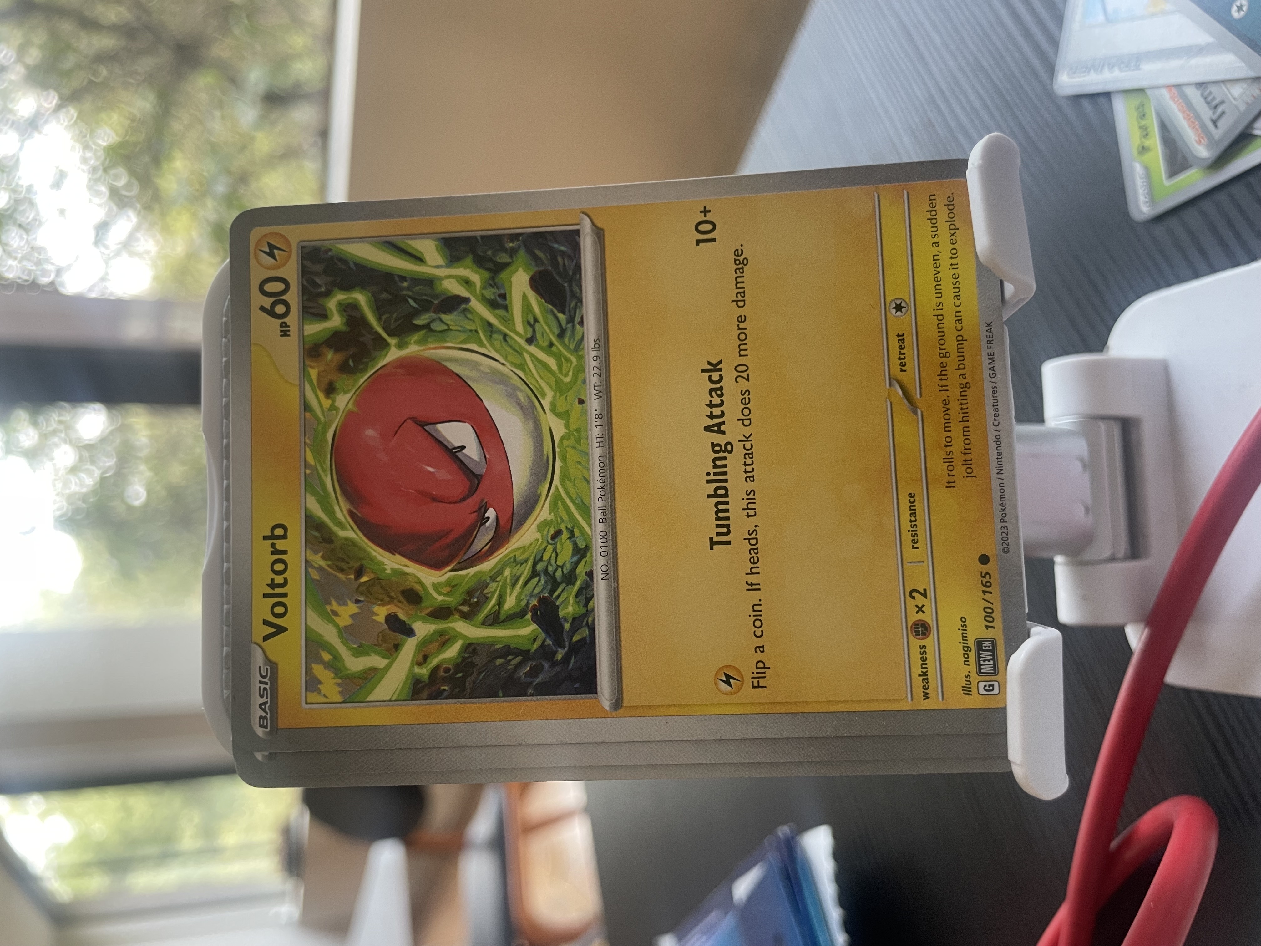 Voltorb 100/165 Scarlet & Violet