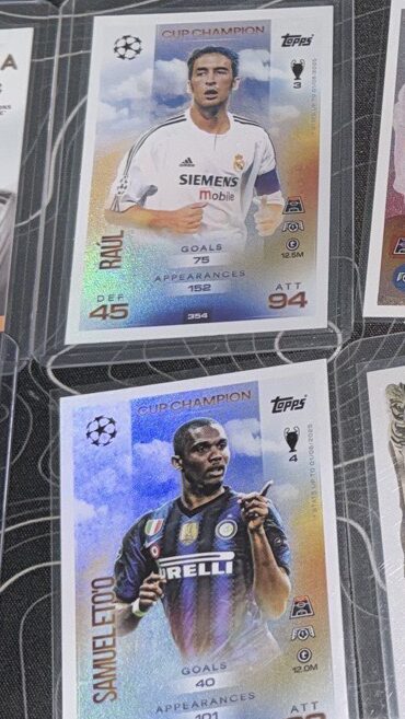 Dos tarjetas Match Atax
Samuel Eto’o
Raúl