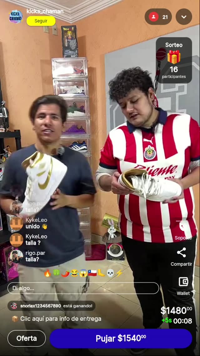 Tenis Nike blancos con dorado