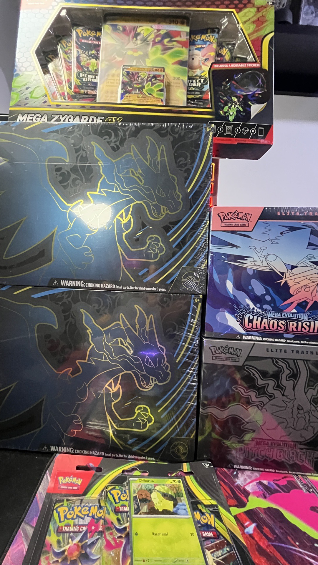 X2 UPC Charizard GRATIS! Phantasmal y Mega Podio 