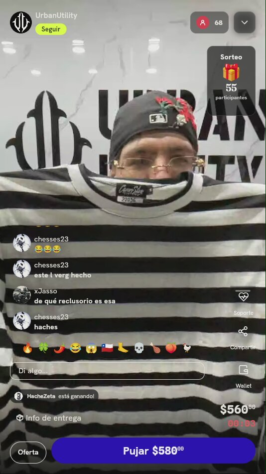 Playera a rayas blanco y negro