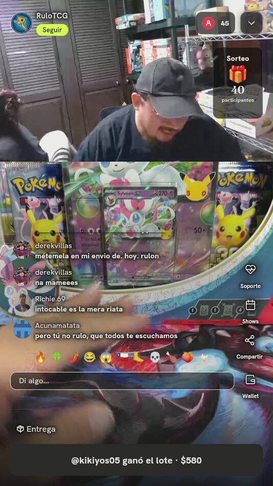 Caja Pokémon Celebrations Sylveon