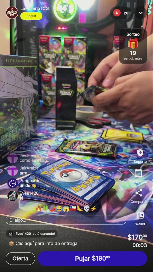 Carta Pokémon Charizard subastada