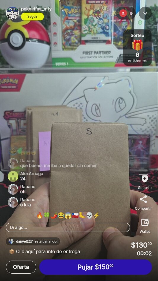 Sobre con carta Pokémon Lucario